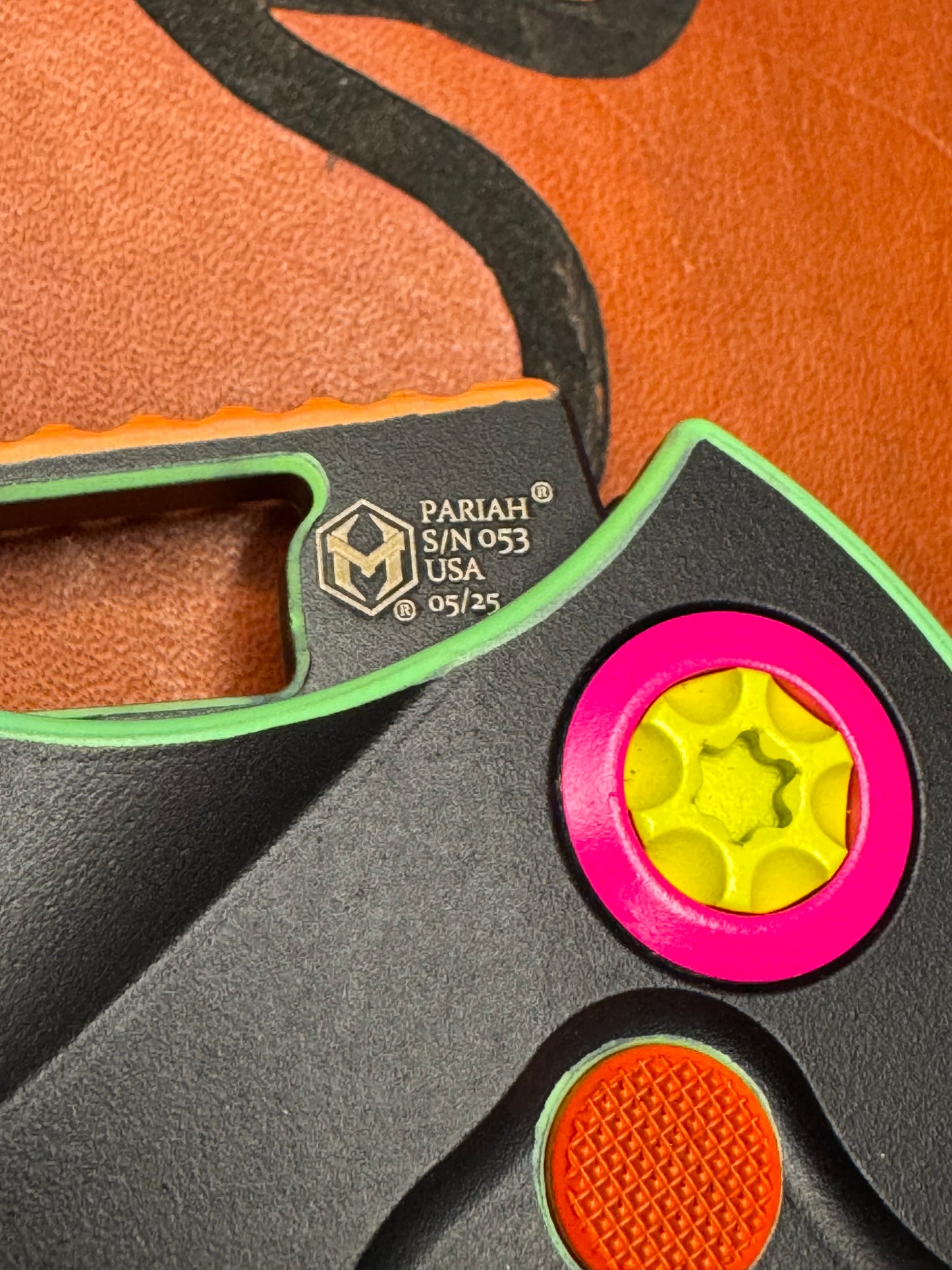 Pre-owned Heretic Manual Pariah 80's Neon Cel Shade