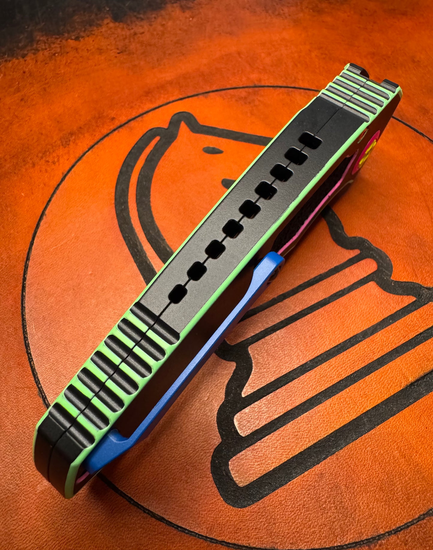 Pre-owned Heretic Manual Pariah 80's Neon Cel Shade