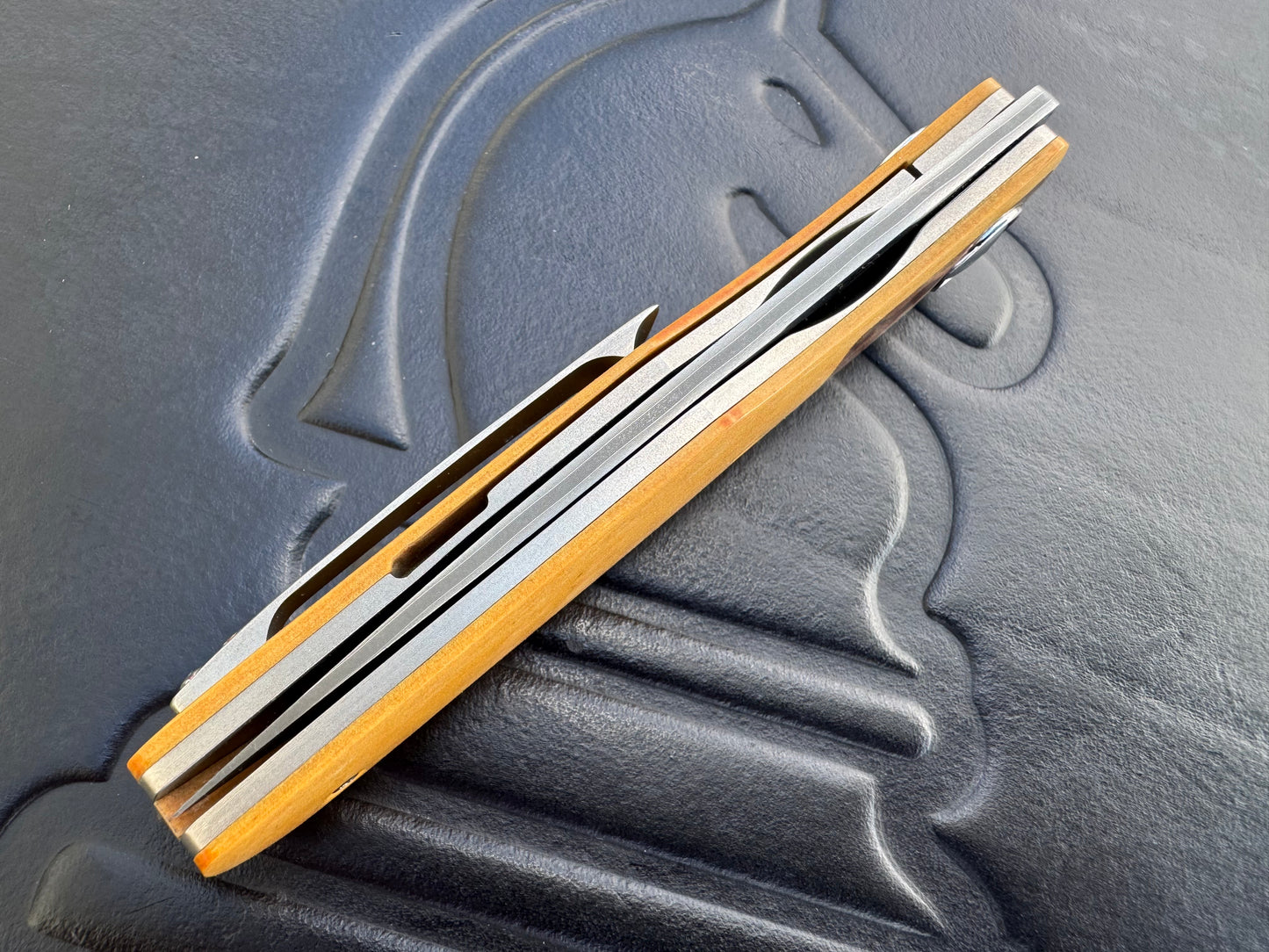 Johan Van Der Walt Model JB4 Damascus with Westinghouse Micarta and Tambotie Wood Inlay