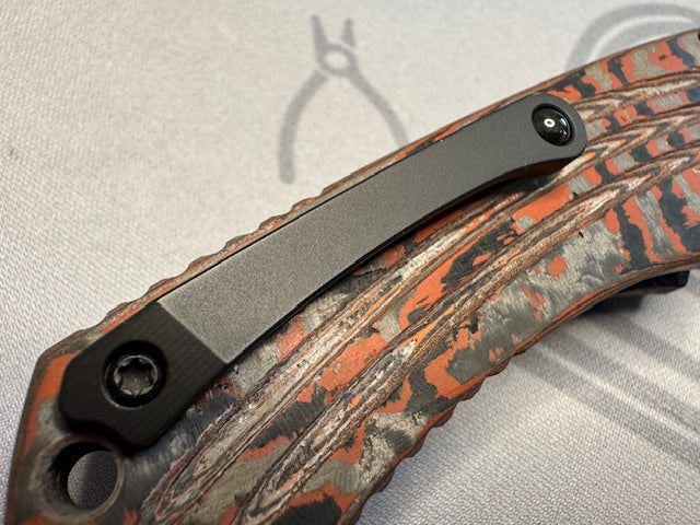 Preowned Heretic Manual Pariah Magnacut Red Camo Carbon