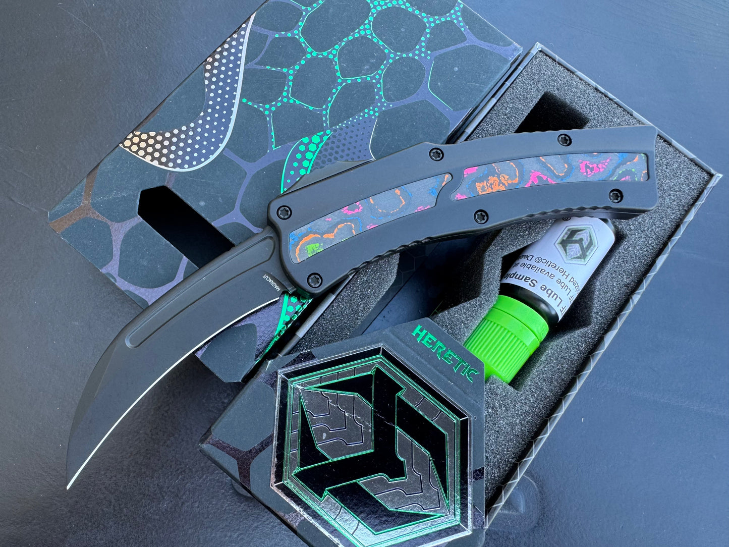 Heretic ROC 80s CamoCarbon Inlay with Magnacut Blade PREOWNED