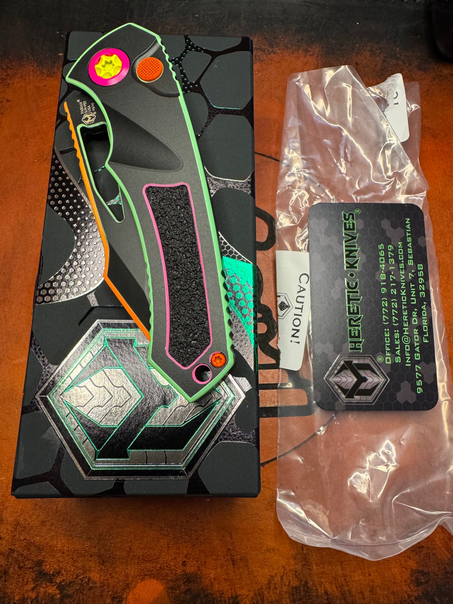 Pre-owned Heretic Manual Pariah 80's Neon Cel Shade