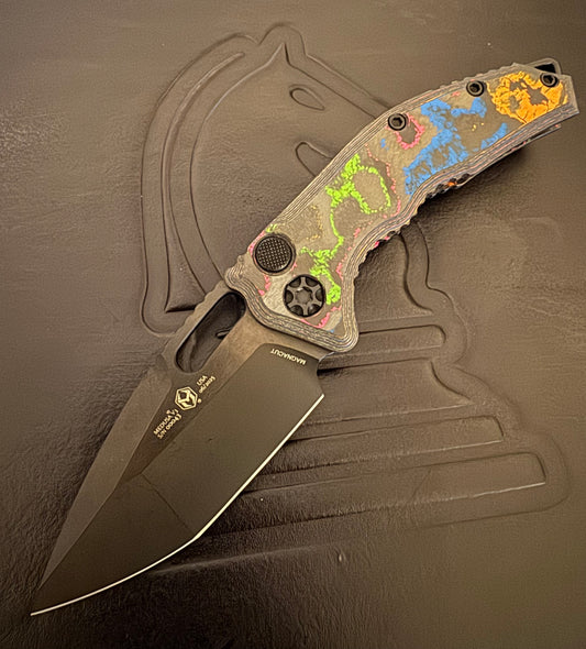 Pre-owned Heretic Medusa Auto 80s CamoCarbon with Tanto Magnacut Blade (BROP Exclusive)