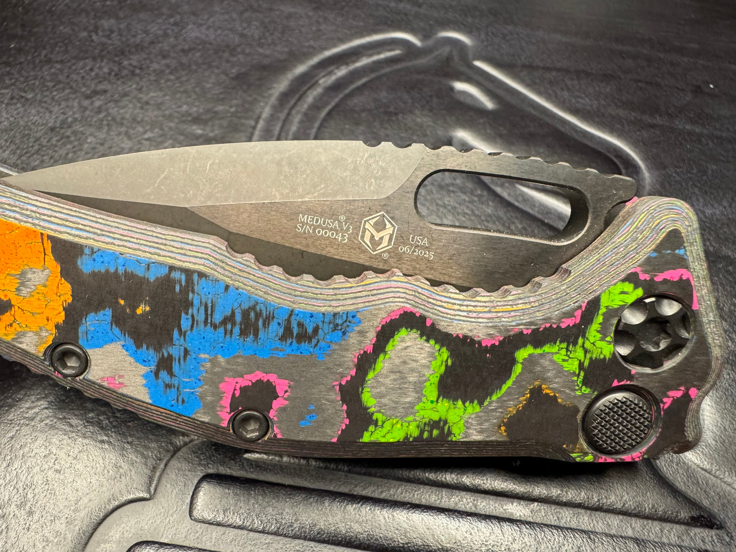 Pre-owned Heretic Medusa Auto 80s CamoCarbon with Tanto Magnacut Blade (BROP Exclusive)