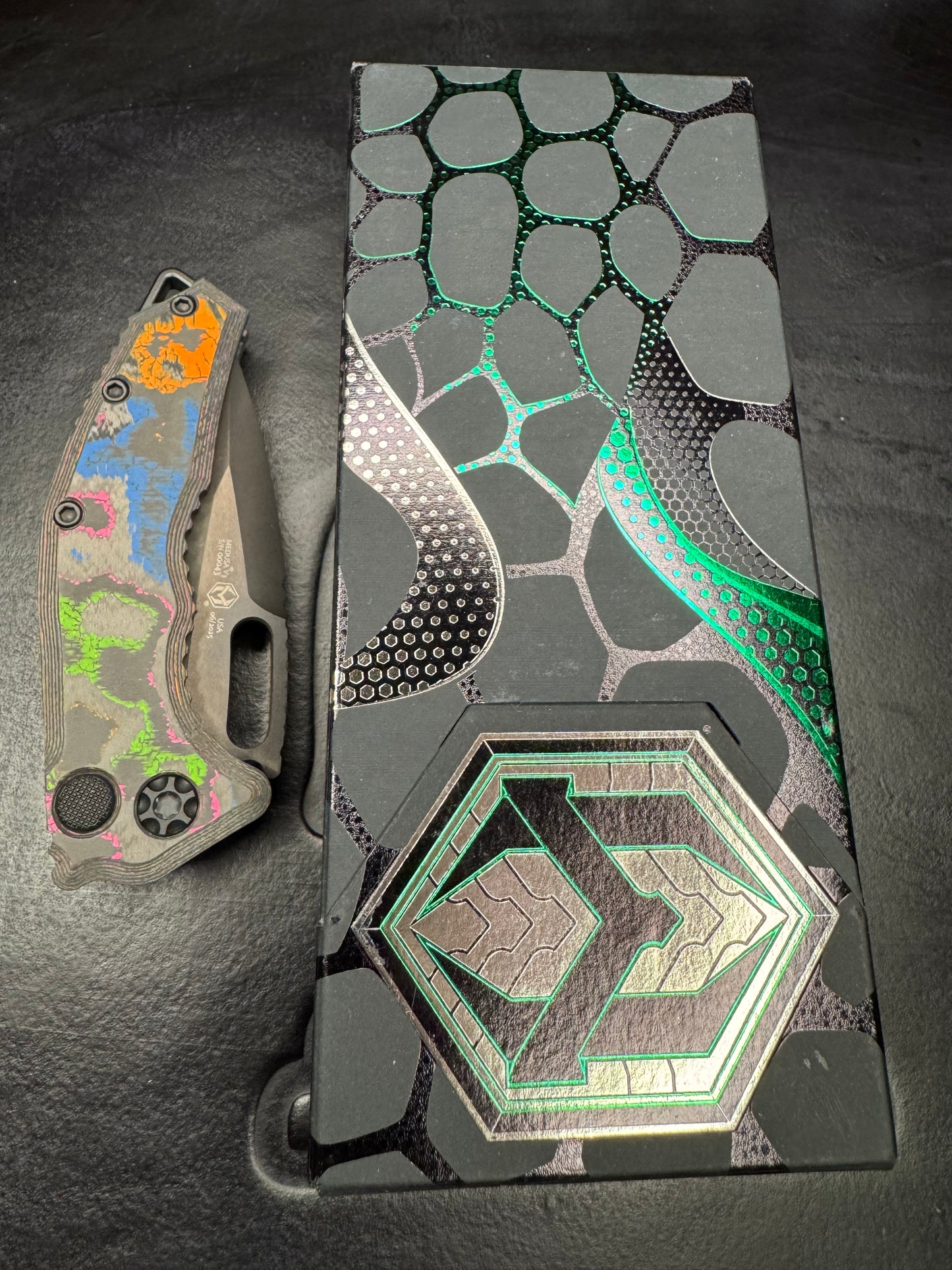 Pre-owned Heretic Medusa Auto 80s CamoCarbon with Tanto Magnacut Blade (BROP Exclusive)